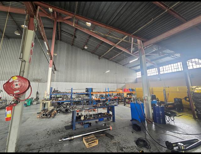 6,687M² WAREHOUSE FOR SALE IN BOKSBURG EAST